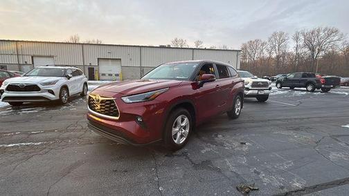 2024 Toyota Highlander LE