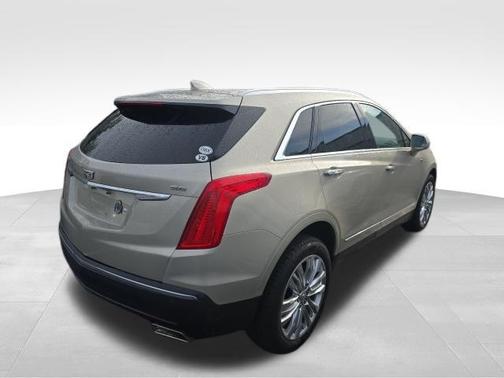 Silver Coast Metallic 2017 Cadillac XT5 Premium Luxury