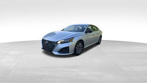 Brilliant Silver Metallic 2025 Nissan Altima 2.5 SV