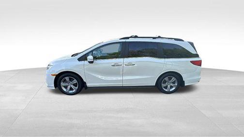 White Diamond Pearl 2018 Honda Odyssey EX-L