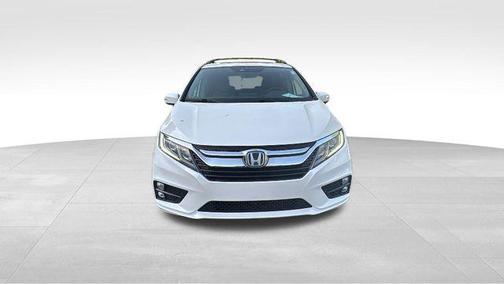 White Diamond Pearl 2018 Honda Odyssey EX-L