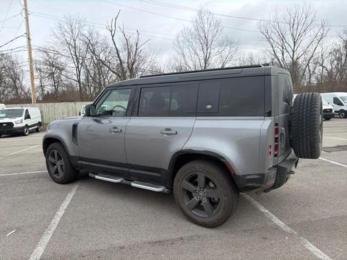 2022 Land Rover Defender 110 X-Dynamic SE
