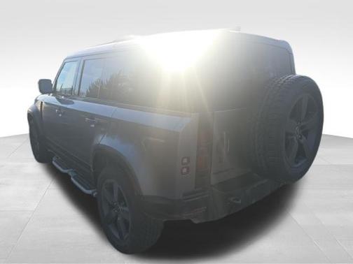 2022 Land Rover Defender 110 X-Dynamic SE