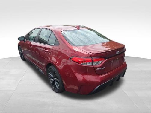 Ruby Flare Pearl 2025 Toyota Corolla SE