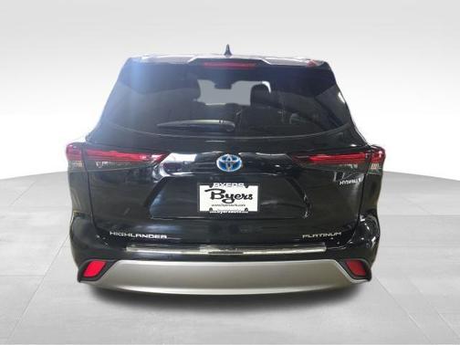 2024 Toyota Highlander Hybrid Platinum