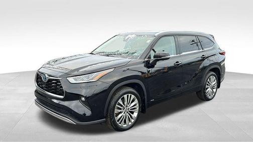 2024 Toyota Highlander Hybrid Platinum
