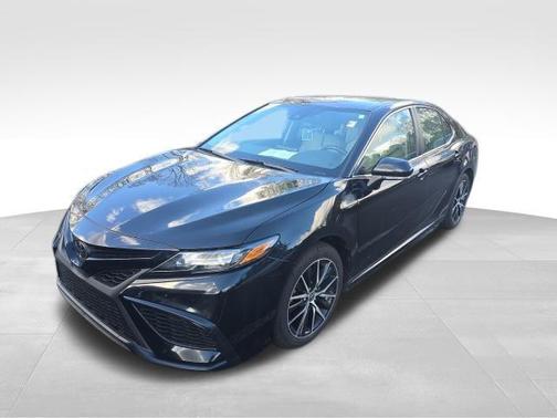 Midnight Black Metallic 2023 Toyota Camry SE
