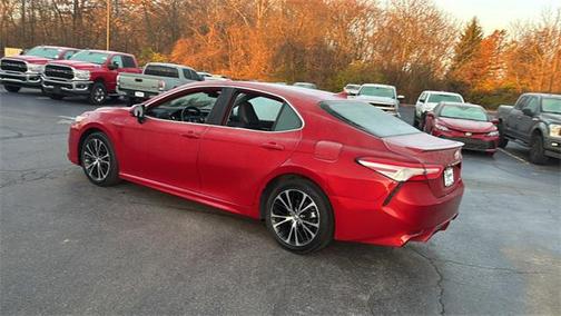 2020 Toyota Camry SE
