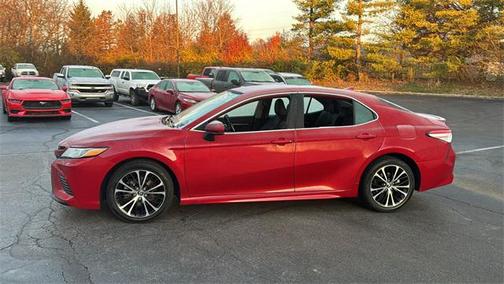 2020 Toyota Camry SE