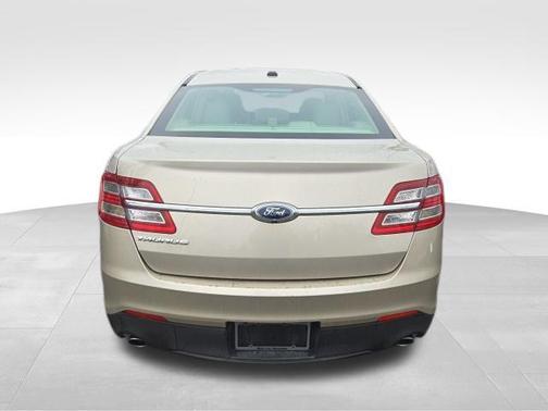 2018 Ford Taurus SE