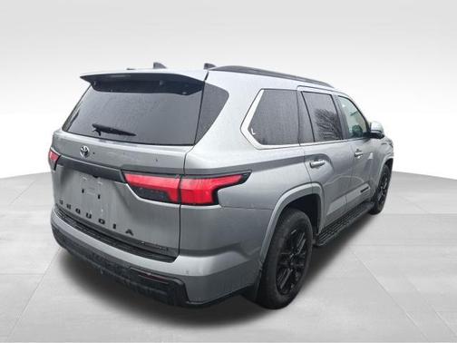 2025 Toyota Sequoia SR5