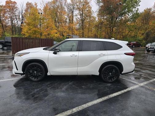 2023 Toyota Highlander XSE