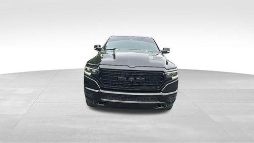 Diamond Black Crystal Pearlcoat 2022 RAM 1500 Limited