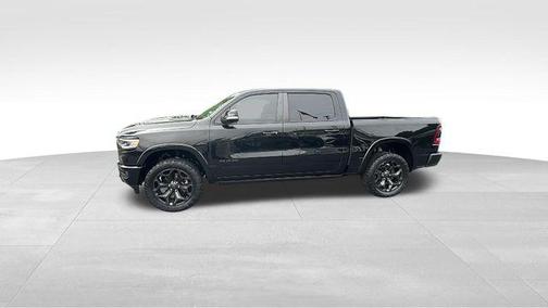 Diamond Black Crystal Pearlcoat 2022 RAM 1500 Limited