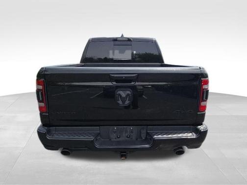 Diamond Black Crystal Pearlcoat 2022 RAM 1500 Limited