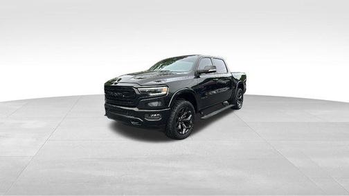 Diamond Black Crystal Pearlcoat 2022 RAM 1500 Limited