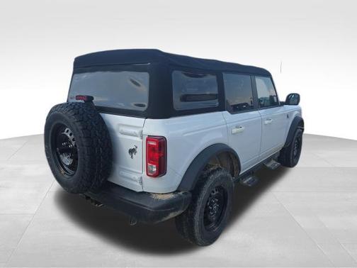 Oxford White 2021 Ford Bronco Black Diamond