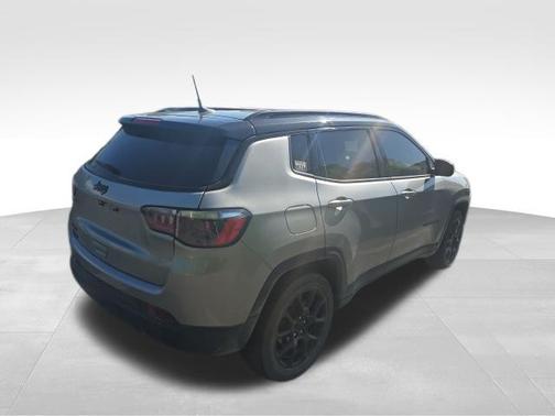 Billet Silver Metallic Clearcoat 2023 Jeep Compass Latitude