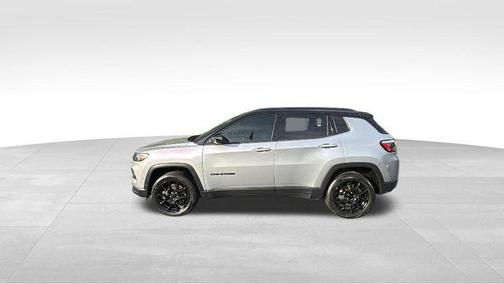 Billet Silver Metallic Clearcoat 2023 Jeep Compass Latitude