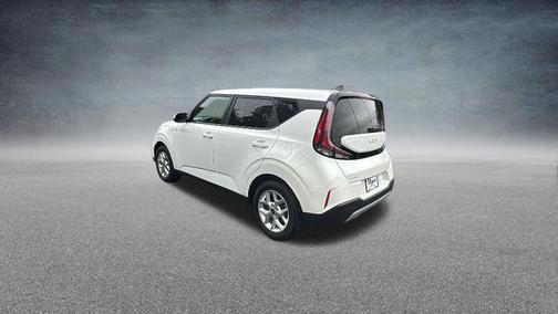 Snow White Pearl 2024 Kia Soul LX