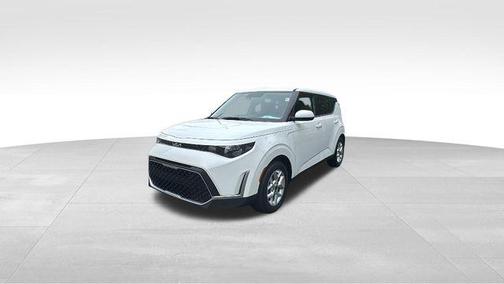 Snow White Pearl 2024 Kia Soul LX