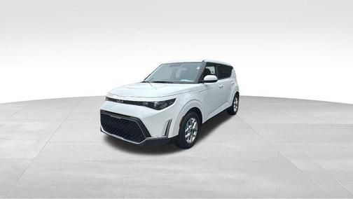 Snow White Pearl 2024 Kia Soul LX
