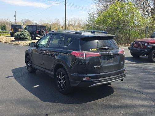 2018 Toyota RAV4 SE