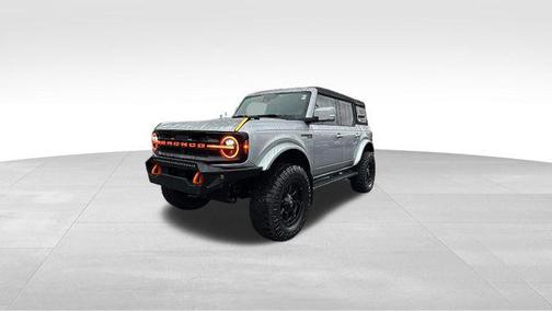 Iconic Silver Metallic 2023 Ford Bronco Outer Banks