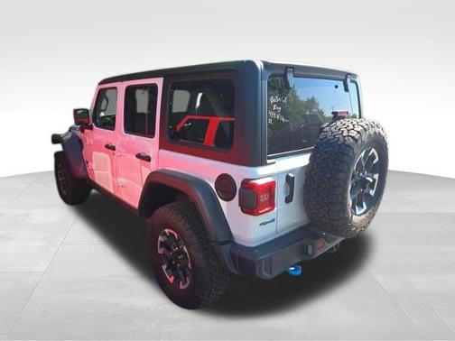 Bright White Clearcoat 2025 Jeep Wrangler 4xe Rubicon