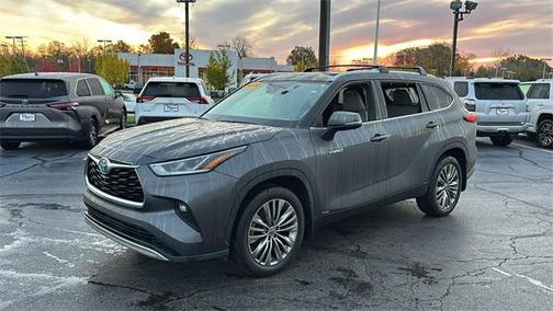 2020 Toyota Highlander Hybrid Platinum