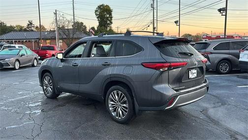 2020 Toyota Highlander Hybrid Platinum