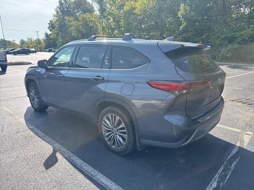 2020 Toyota Highlander Hybrid Platinum