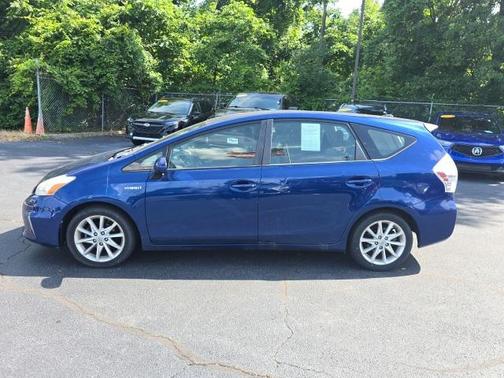 2013 Toyota Prius v Five
