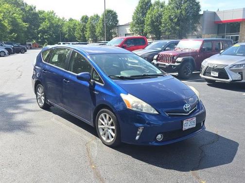 2013 Toyota Prius v Five