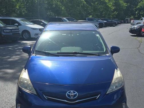 2013 Toyota Prius v Five