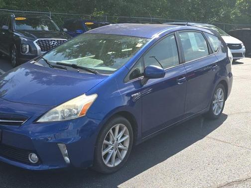 2013 Toyota Prius v Five
