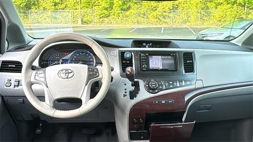2012 Toyota Sienna XLE