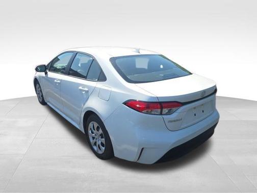 0040 2025 Toyota Corolla LE