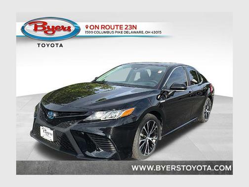 Midnight Black Metallic 2019 Toyota Camry Hybrid SE