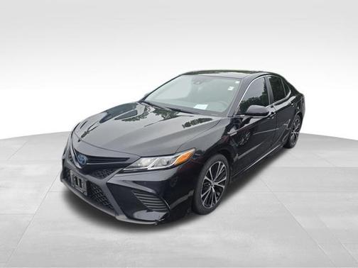 Midnight Black Metallic 2019 Toyota Camry Hybrid SE