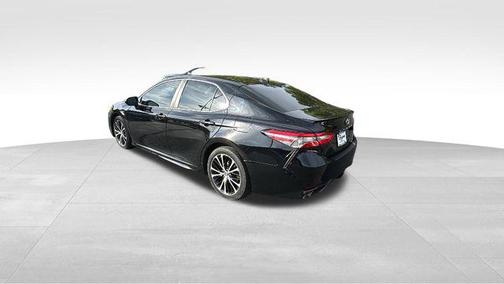 Midnight Black Metallic 2019 Toyota Camry Hybrid SE