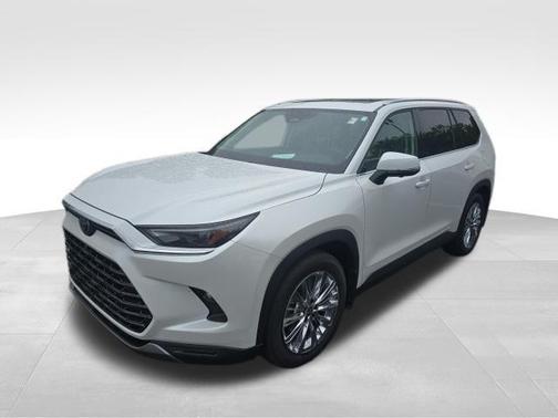 Pearl 2024 Toyota Grand Highlander Platinum