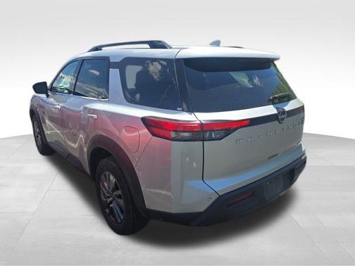 Brilliant Silver Metallic 2025 Nissan Pathfinder SV 4WD