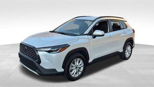 2024 Toyota Corolla Cross LE