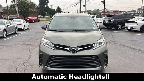 2019 Toyota Sienna LE