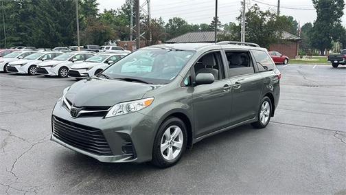 2019 Toyota Sienna LE