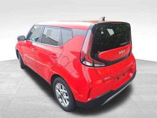 Inferno Red 2024 Kia Soul LX