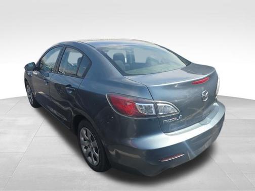 2013 Mazda Mazda3 i Sport