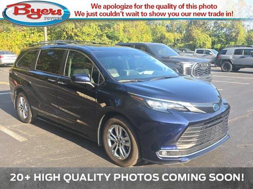 2024 Toyota Sienna XLE 8 Passenger