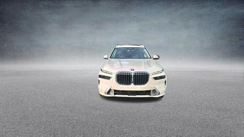 Alpine White 2023 BMW X7 xDrive40i
